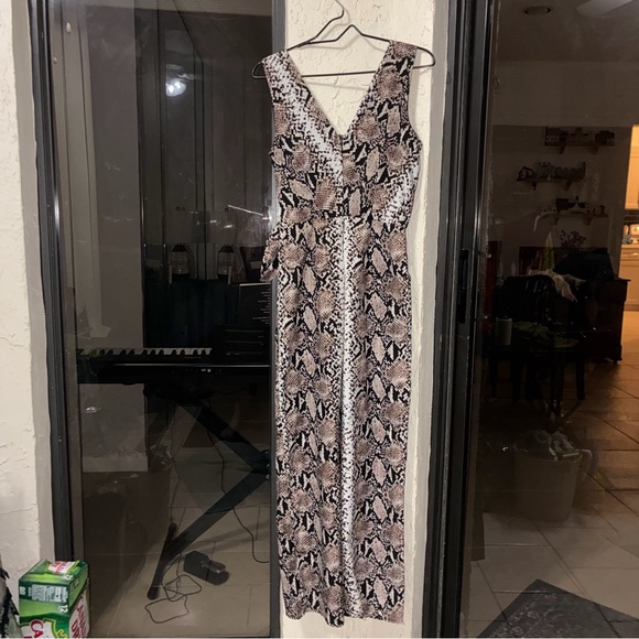 Sleeveless Snake-Print Overalls / Jumpsuit - snake 🐍 skin print With pockets - Picture 6 of 7